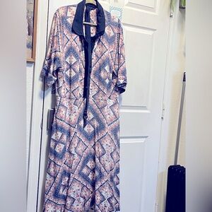 Elegant Geometric Print Dress with Blue/pink Accents